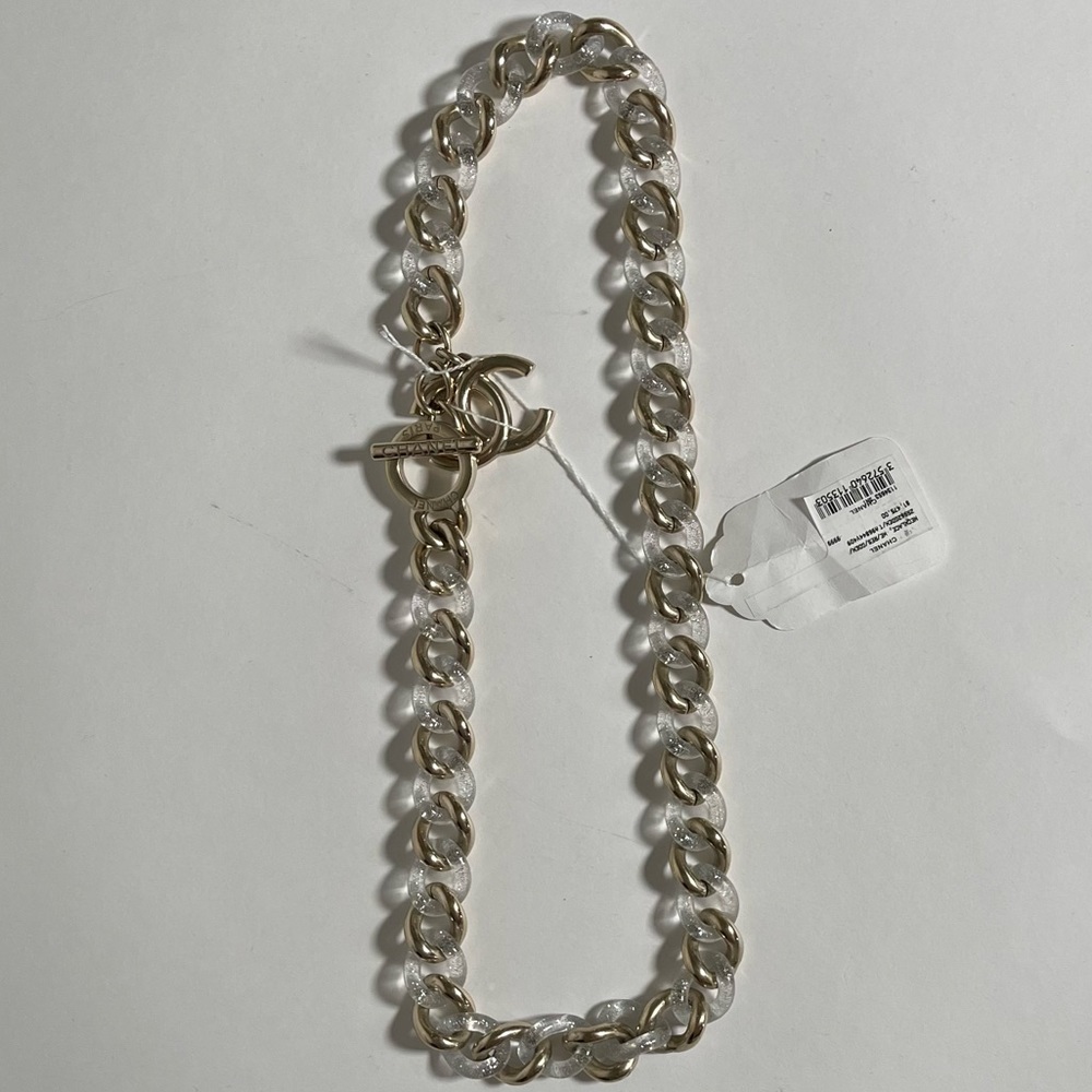 Rare hard to find CHANEL NECKLACE,METAL/RESIN